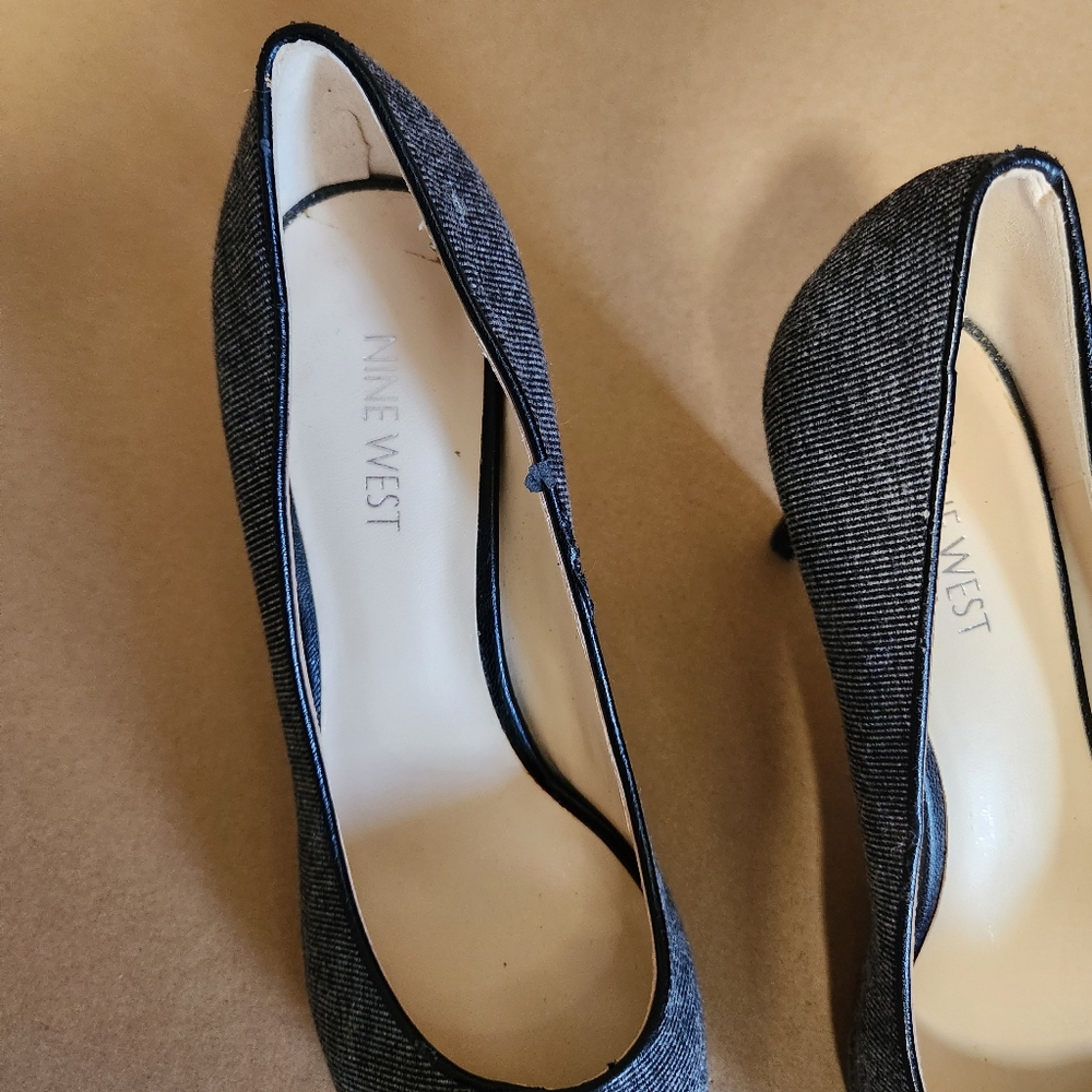 7 1/2 Black Nine West High Heels - Picture 4 of 10